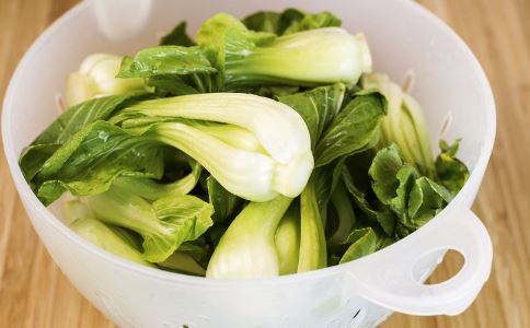 青菜多吃好吗 青菜怎么吃才是健康的 青菜吃多有哪些危害