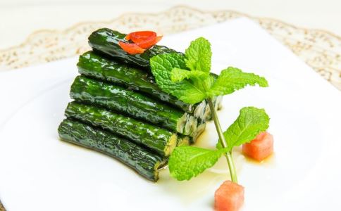 夏季消暑饮品 夏季喝什么汤解暑 夏季吃什么解暑