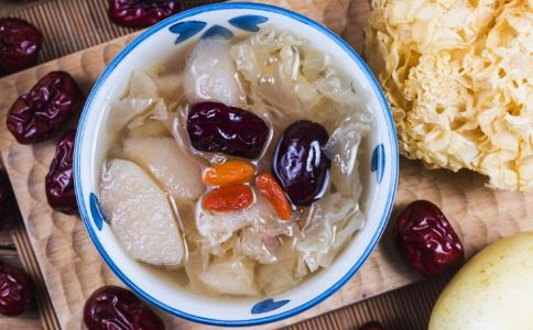 润肺止咳吃什么好 秋季润肺止咳食物 五大润肺止咳食物排行帮