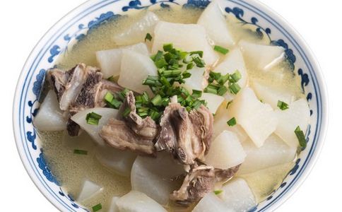 冬季养生汤怎么做 萝卜排骨汤怎么做  萝卜排骨汤有哪些做法