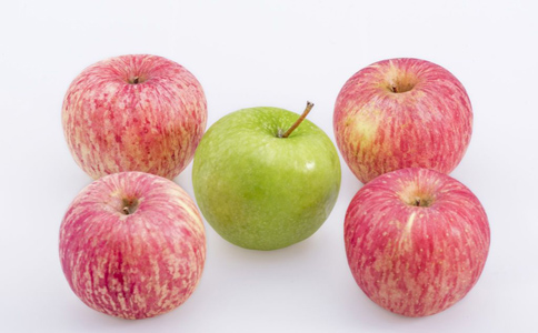 排毒祛痘吃什么好 哪些食物具有排毒祛痘效果 吃苹果能排毒祛痘吗
