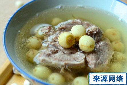 莲子瘦肉汤的做法 莲子瘦肉汤的功效 养心汤食谱做法大全