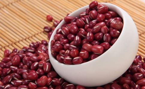 秋季吃红豆的好处 红豆的功效与作用 吃红豆的好处