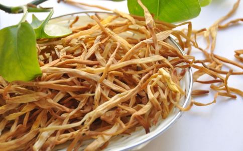 夏季饮食 夏季饮食应注意什么 蔬菜中毒 夏季蔬菜 夏季食物中毒