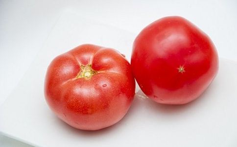 晒伤 蔬菜水果 晒伤怎么办 皮肤晒伤 核桃粉 奇异果 番茄