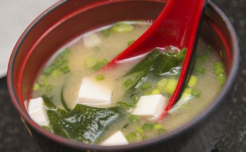 韩国海带汤怎么做 韩国海带汤有哪些做法 海带汤有什么功效