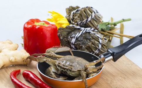 螃蟹要怎样做才美味 螃蟹和豆腐可以一起煮吗 蟹黄的营养价值高吗
