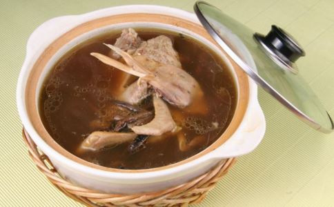 产妇鸽子汤的做法 产妇的鸽子汤怎么做 产妇鸽子汤做法