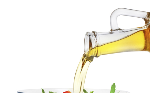 橄榄油的食用知识 吃橄榄油的好处 橄榄油如何食用