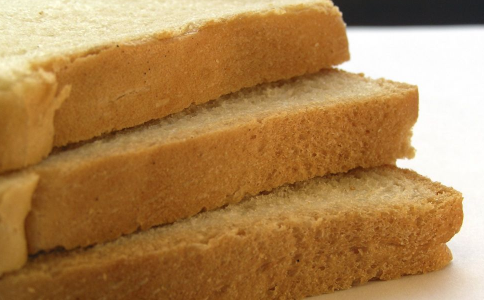 怎么挑选面包 挑选面包的方法 如何挑选营养面包