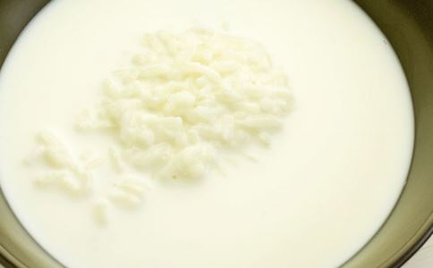 什么是酸奶 酸奶的营养价值 酸奶的食疗功效 酸奶