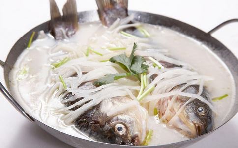 鲫鱼 烹饪方法 鲫鱼做法 食谱大全 蛋白质 肌肤 豆腐