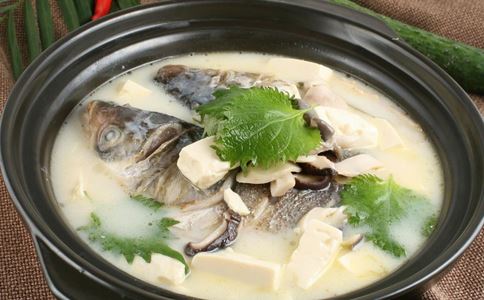 鲫鱼 烹饪方法 鲫鱼做法 食谱大全 蛋白质 肌肤 豆腐