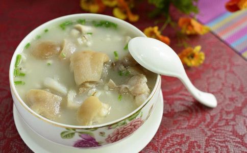 秋季饮食 秋暑食疗 三餐营养 灵芝黑豆煲