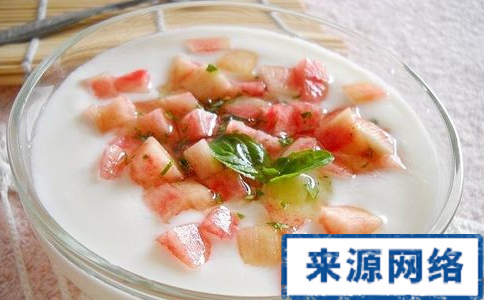 水蜜桃酸奶的做法 怎么做水蜜桃酸奶 夏季清凉饮品怎么做