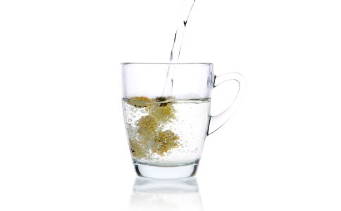 秋季养生茶有哪些 菊花茶的功效与作用 喝菊花茶的好处
