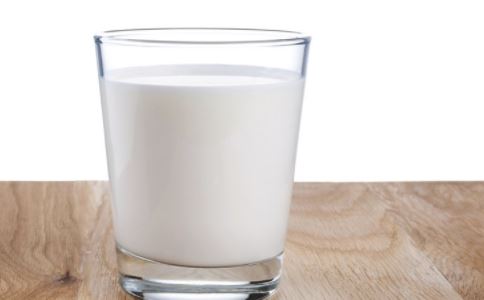 每天什么时候喝牛奶最好 什么时间喝牛奶最好 牛奶什么时候喝最好