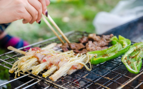 烤肉 可乐 健康 脂肪 胆固醇 骨癌 维生素 蔬菜水果