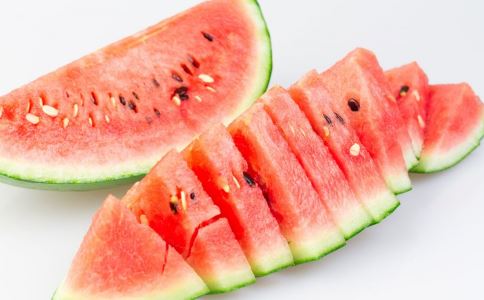 吃西瓜 慢性咽炎 防治慢性咽炎 夏季吃西瓜