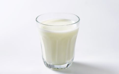 酸奶的功效与作用 酸奶的功效 喝酸奶的好处 喝酸奶的禁忌 美容 便秘