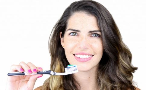 牙刷 如何选购牙刷 正确的刷牙方法 含氟牙膏