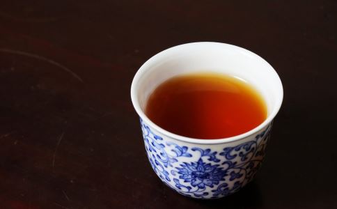 红茶的功效 喝红茶的好处 红茶的功效与作用 红茶的作用