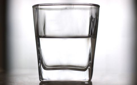 使用什么水杯好 什么水杯不能用 什么水杯不健康