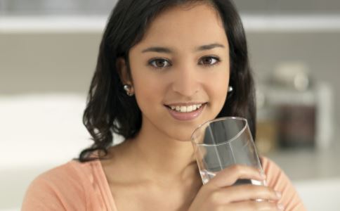 如何喝水好 怎么喝水会伤害身体 什么时候喝水好