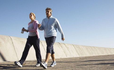 健步走怎么走才健康 健步走的注意事项 健步走走多久