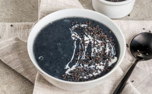 冬季喝什么汤养生 山药枸杞羊肉汤的做法及功效 冬季养生汤做法大全