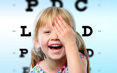 如何有效预防干眼症 吃什么对眼睛好 吃什么水果对眼睛好